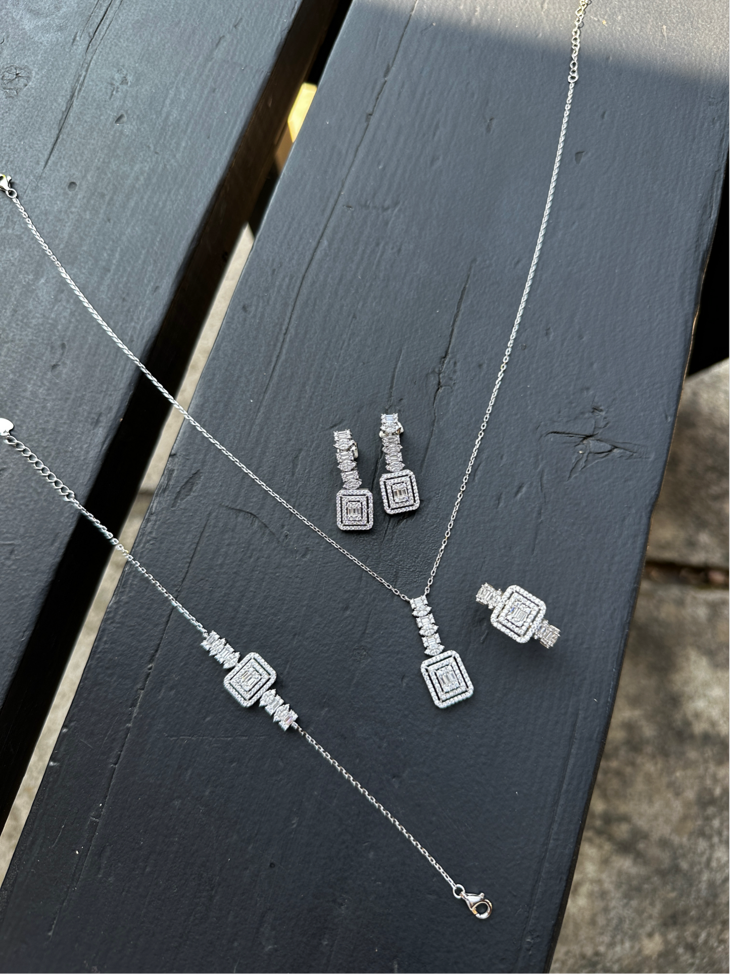 Square Stones Wedding Set