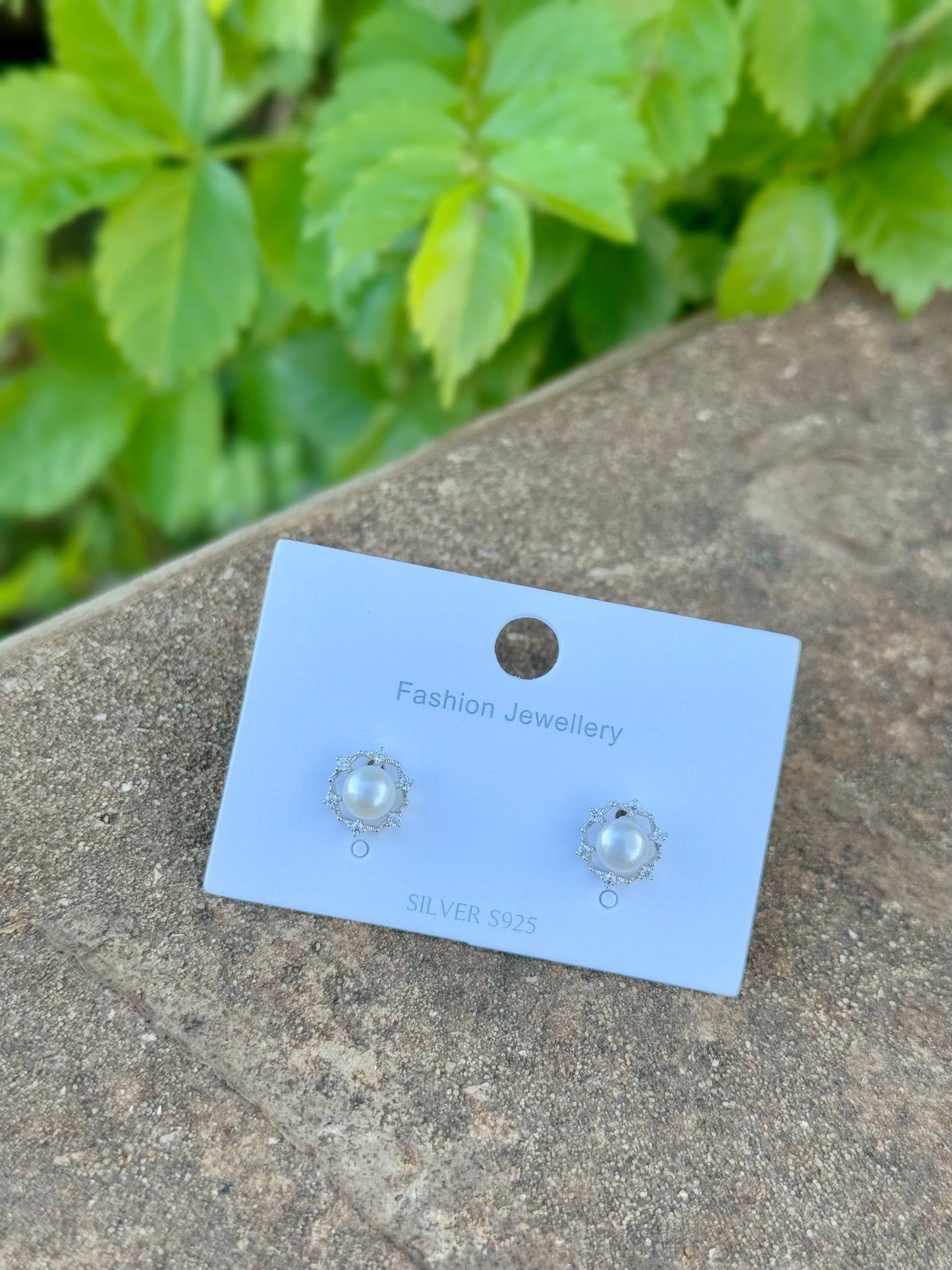 Classy Pearl Design Earrings