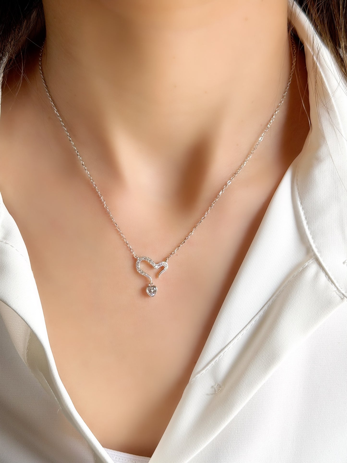 Simple Heart Design With Round Stone