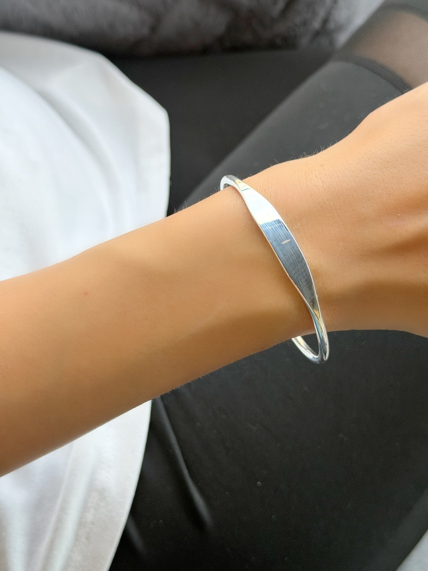 Bangle Plain Design Bracelet