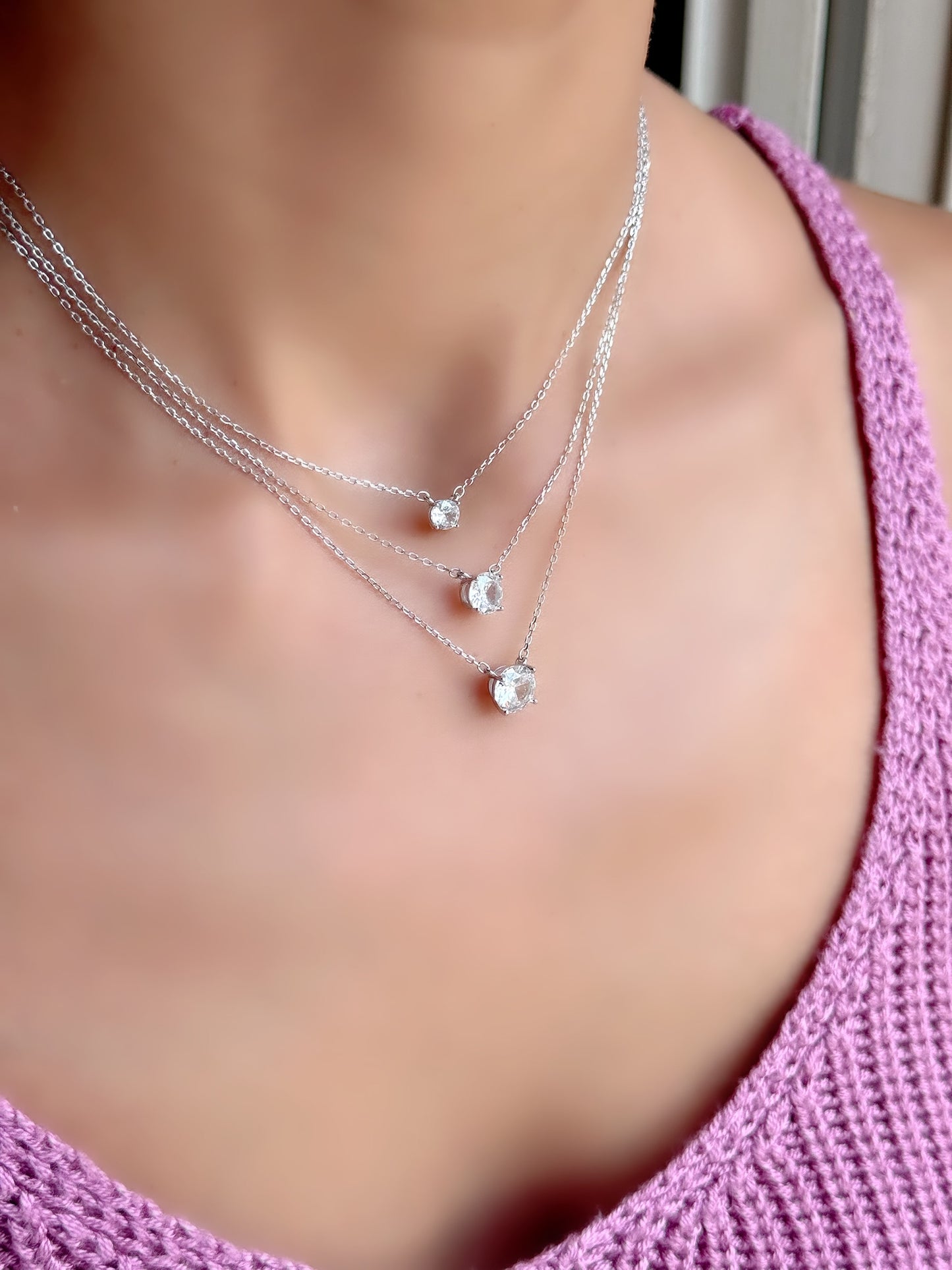 Elegant Round Stone Design Necklace