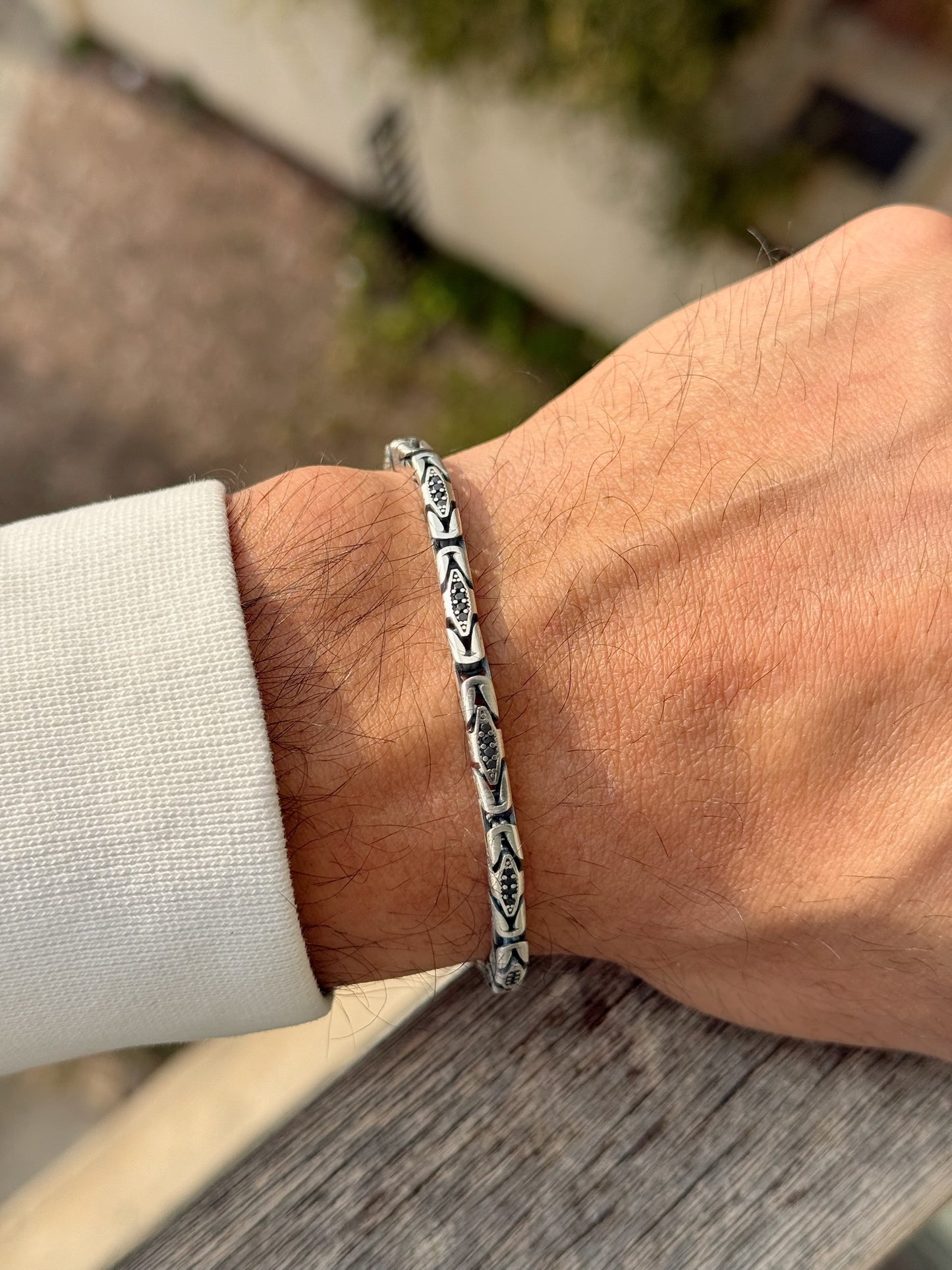 Oxidized king Chain Men Bracelet With Black Stones