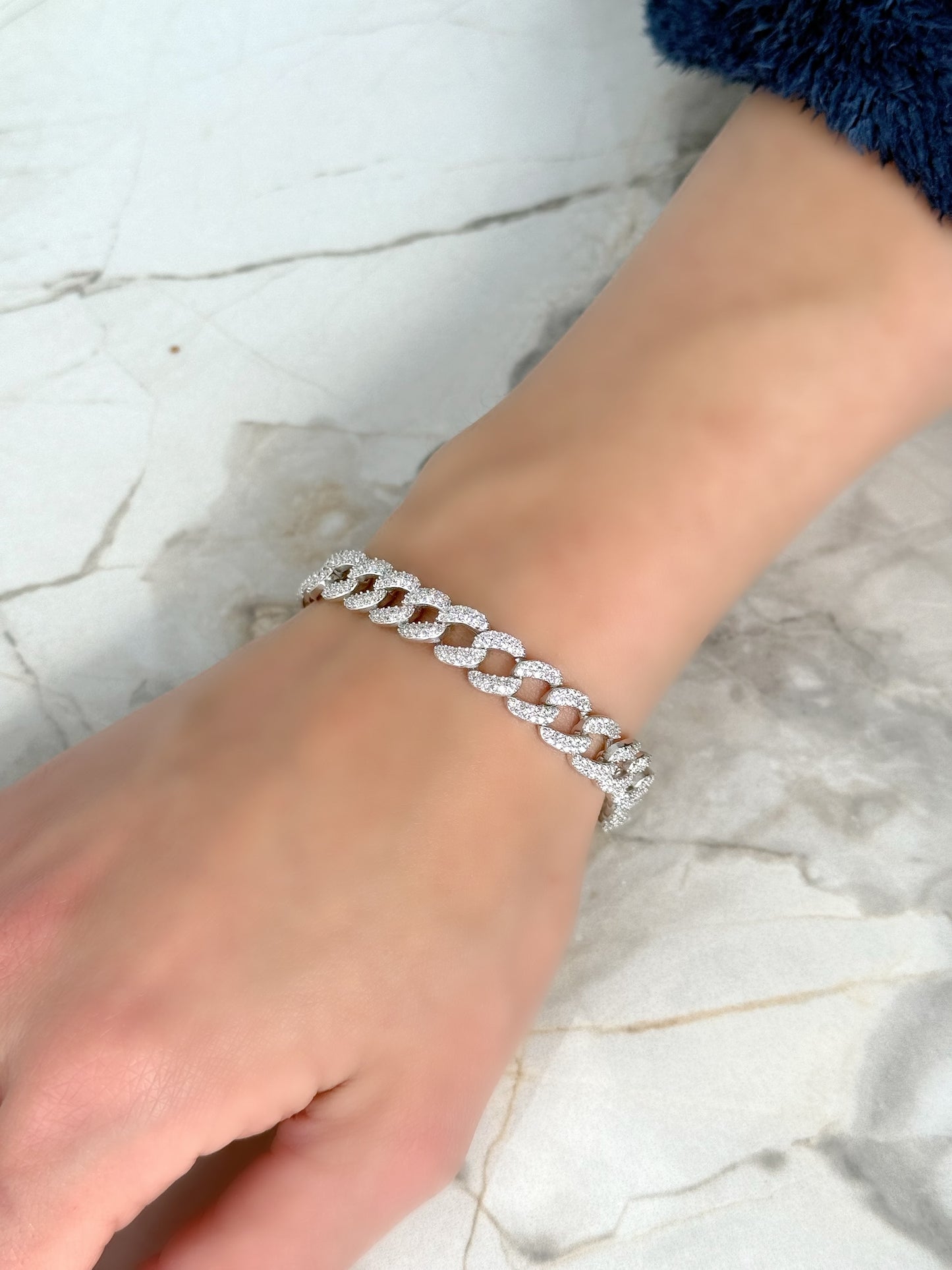 Cubic Chain Design Thick Bracelet With White Stones hi