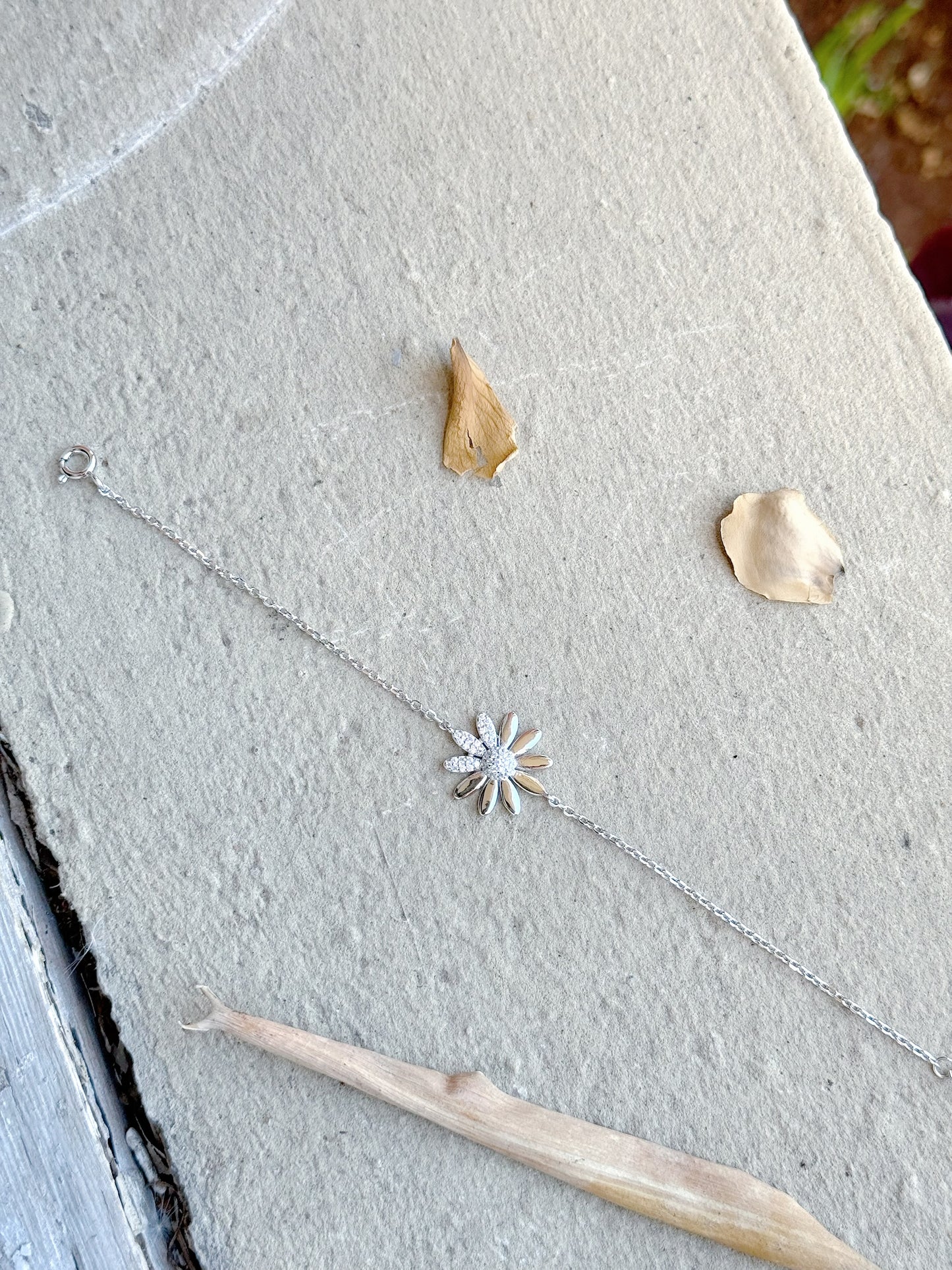 Special Design Flower Bracelet