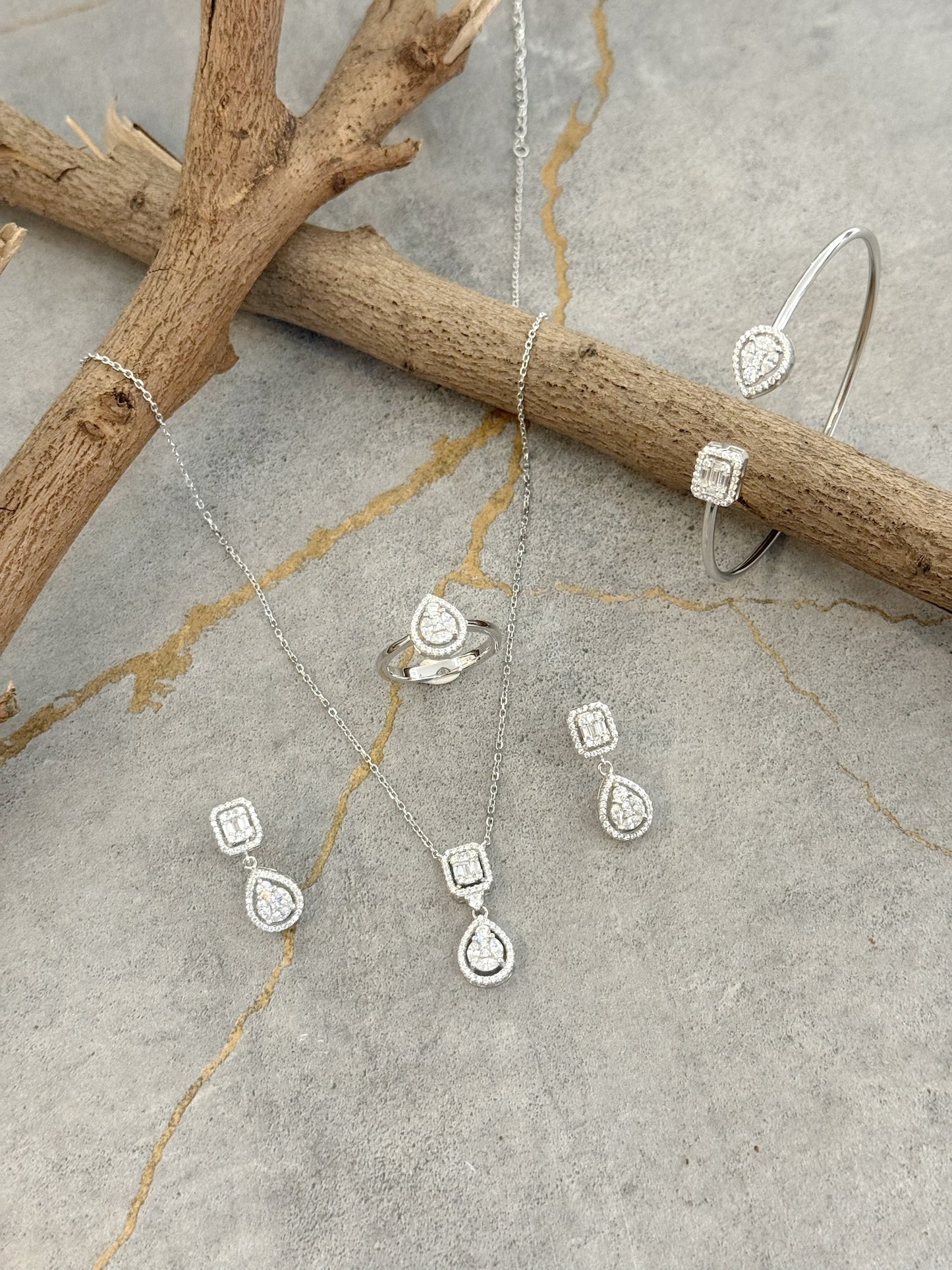 Four Pieces Wedding & Special Occasion Set Style 9