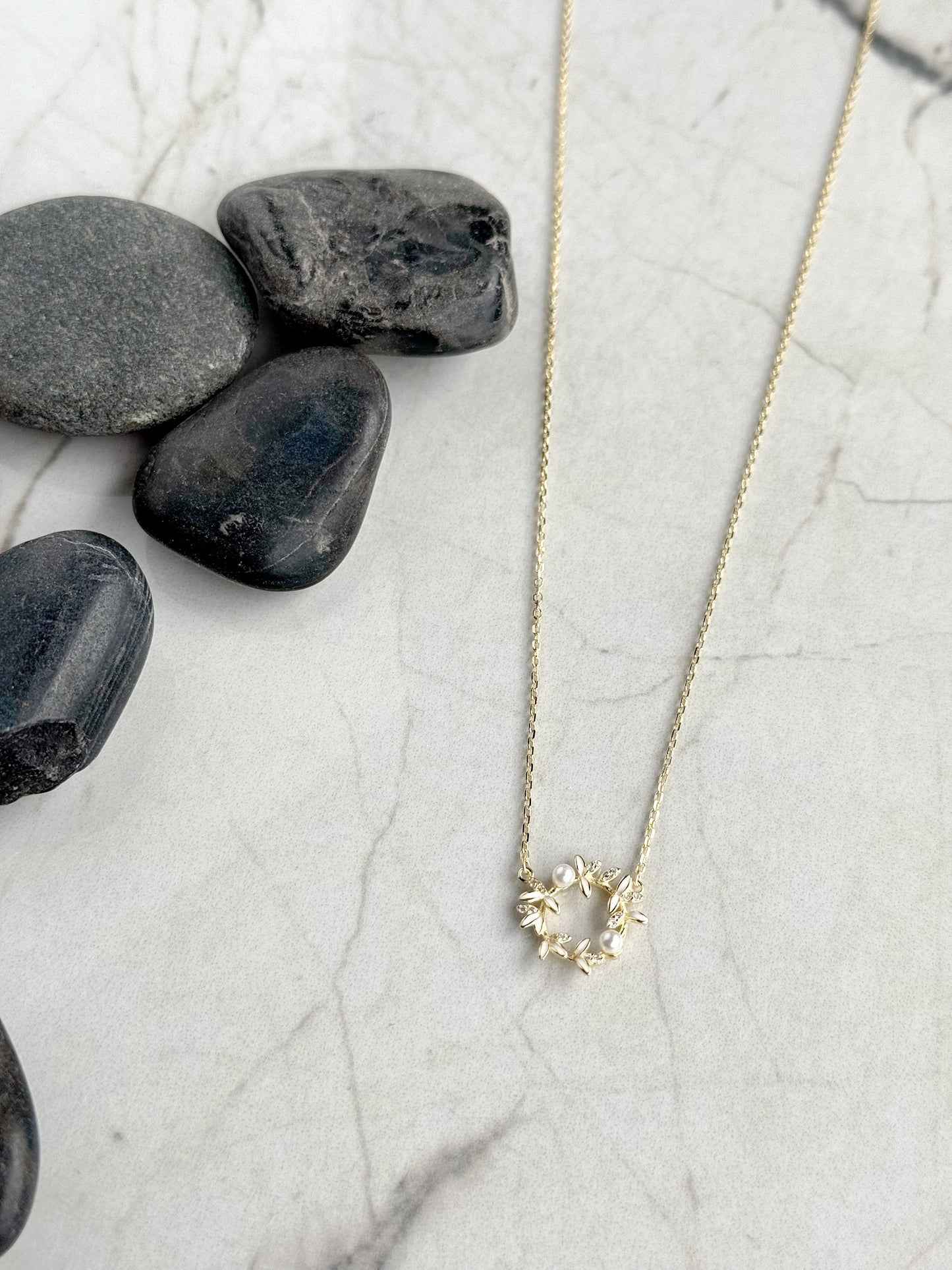 Silver 925 Leaf Design Necklace With Small Pearls