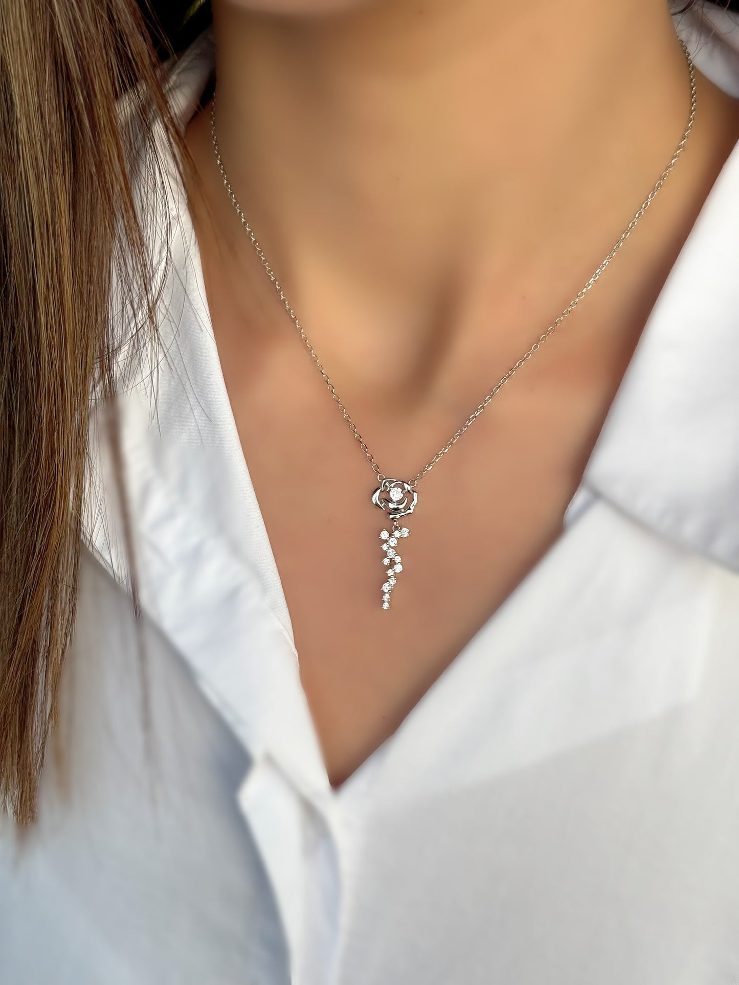 Flower Design Necklace With White Stones