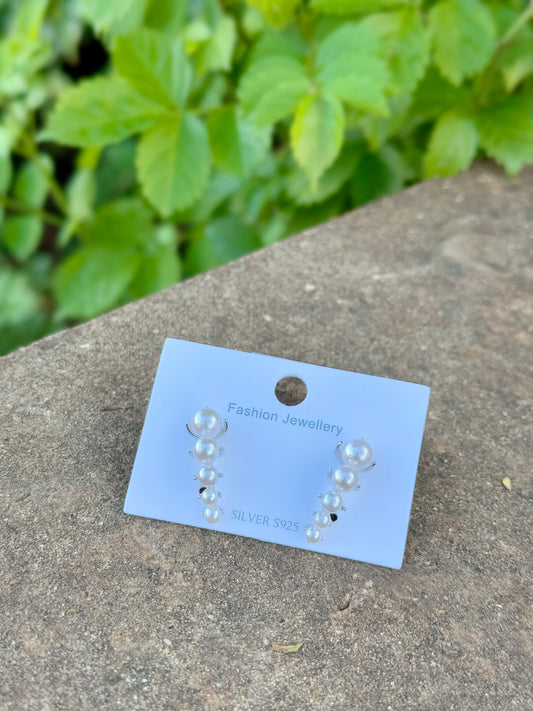 Five Pearls Design Earrings