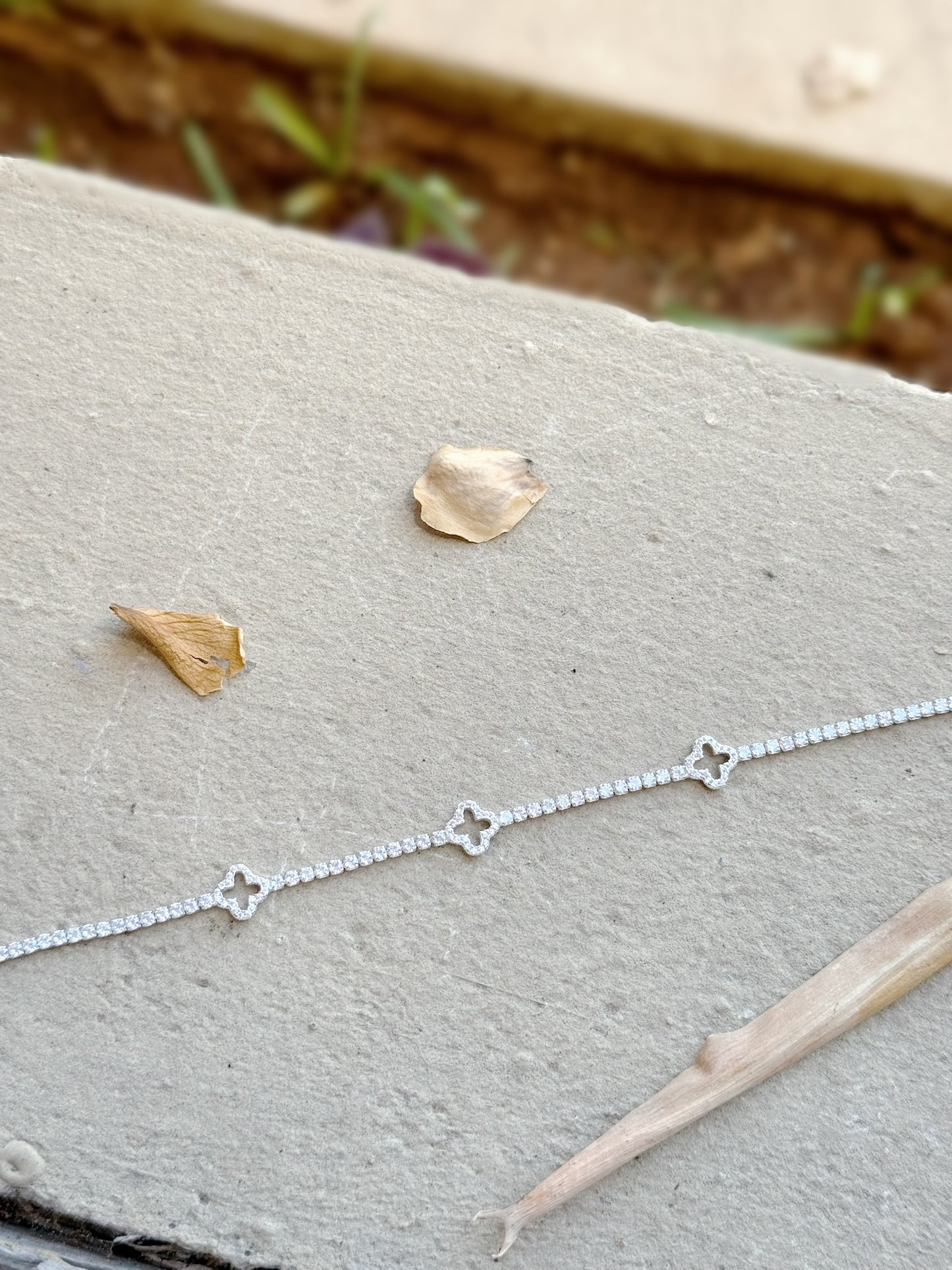 Tennis Bracelet Design With Van Cleefs