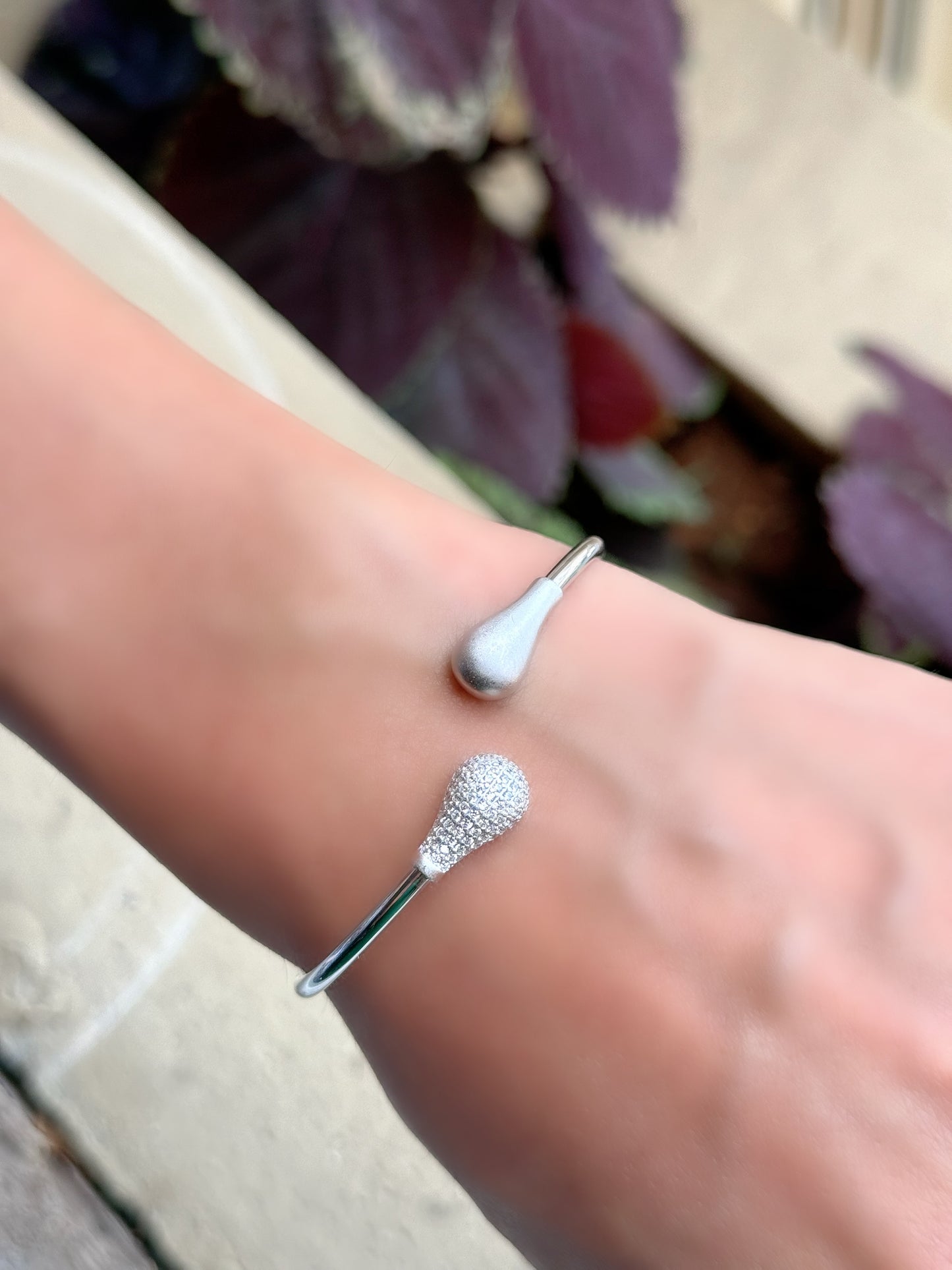 Elegant Open Bangle Design Bracelet