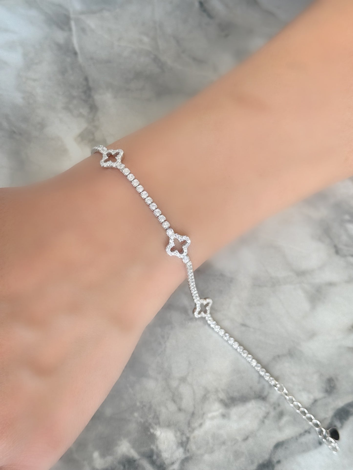 Tennis Bracelet Design With Van Cleefs