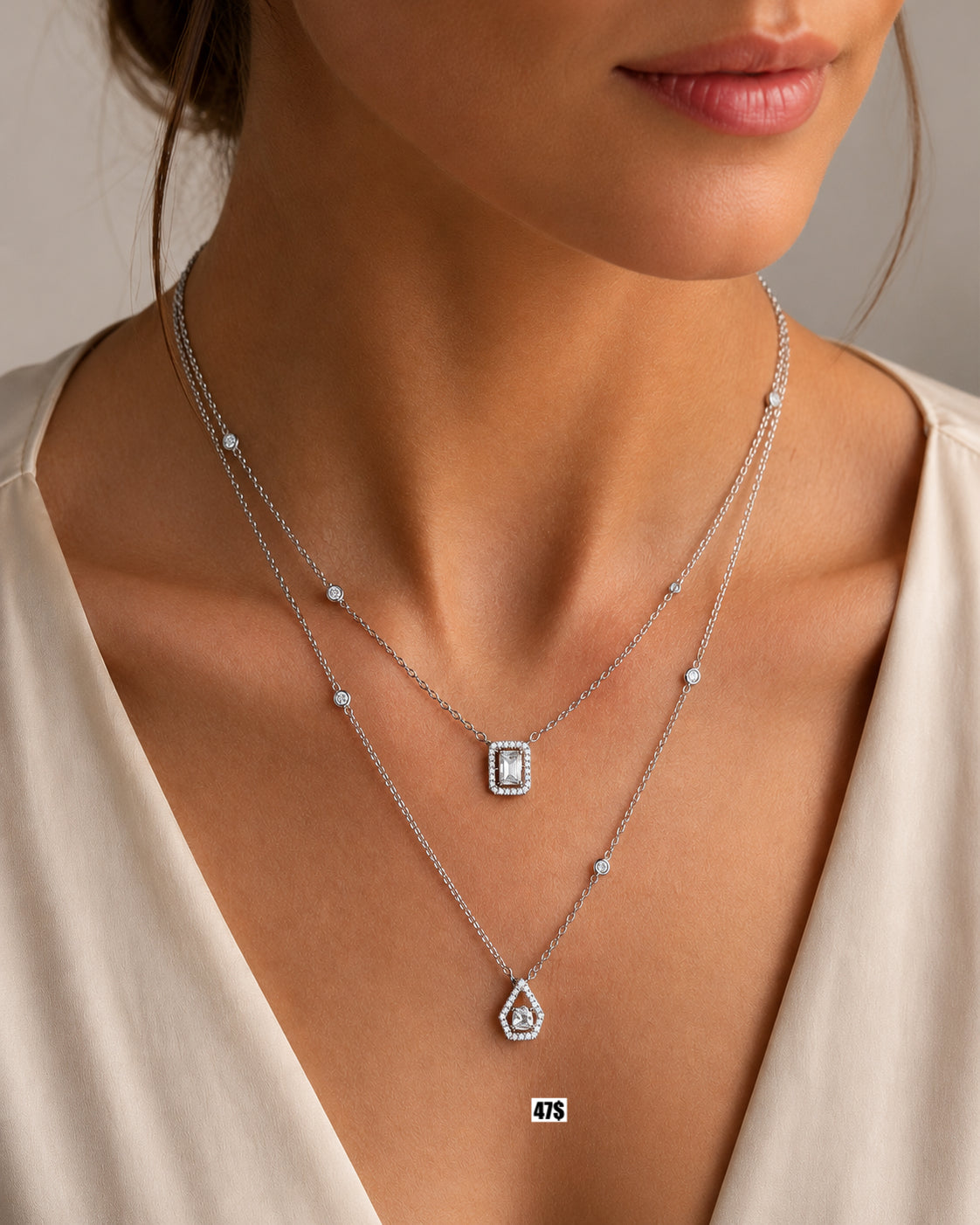 Elegant Two Layers Necklace With White stones