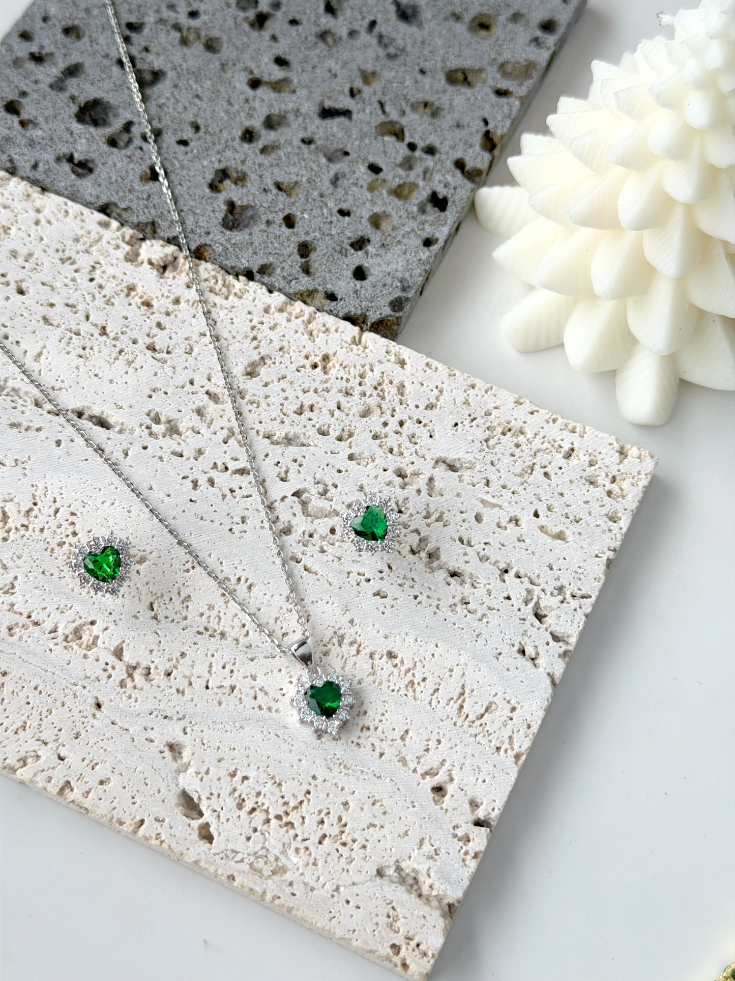 Heart Design Set Available In Three Colors