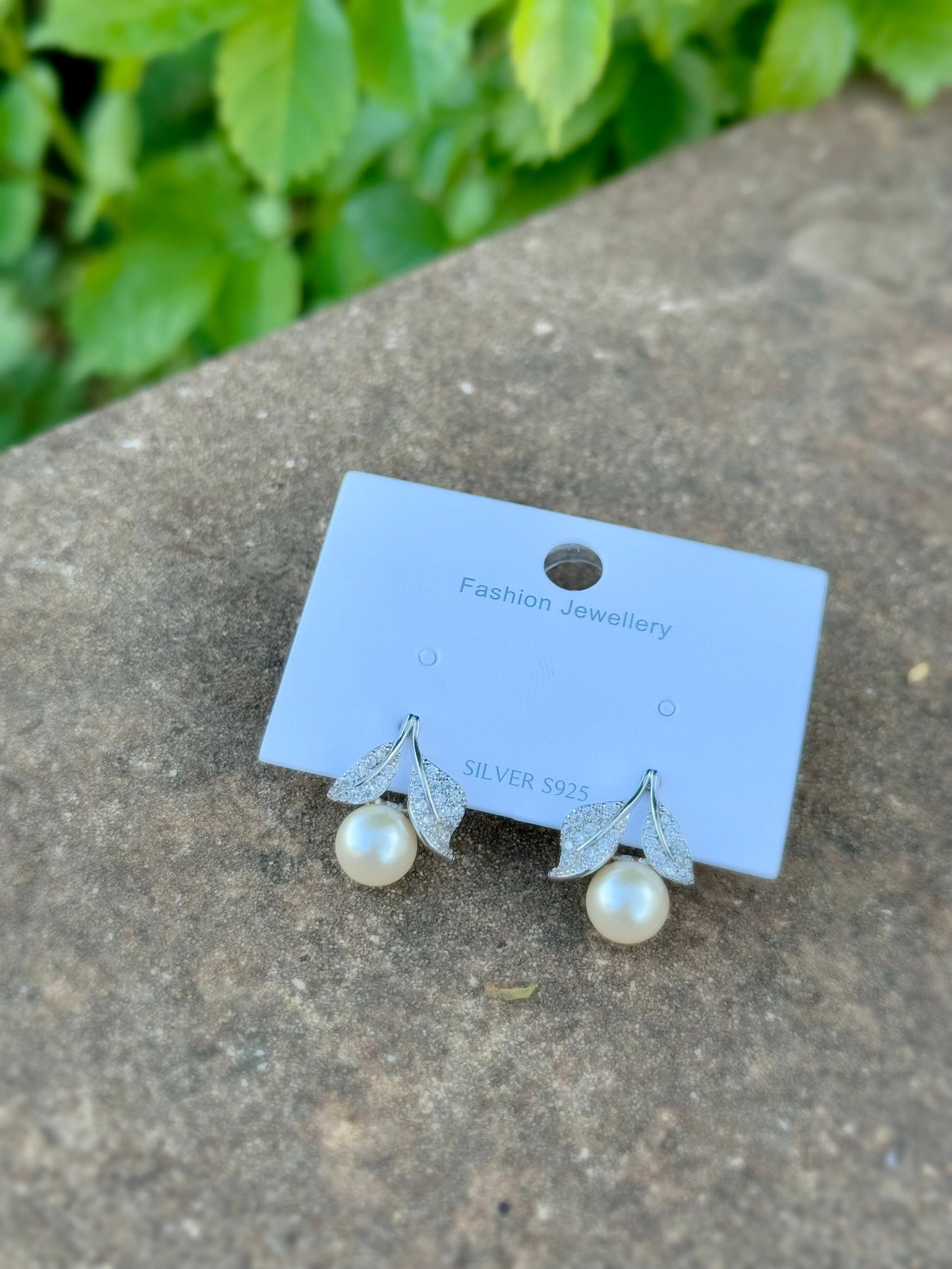 Leaf Design Earrings With Pearl