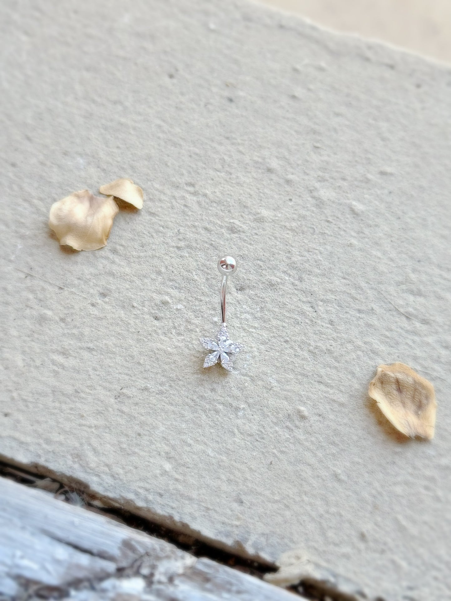 Flower Shape Design Belly Piercing