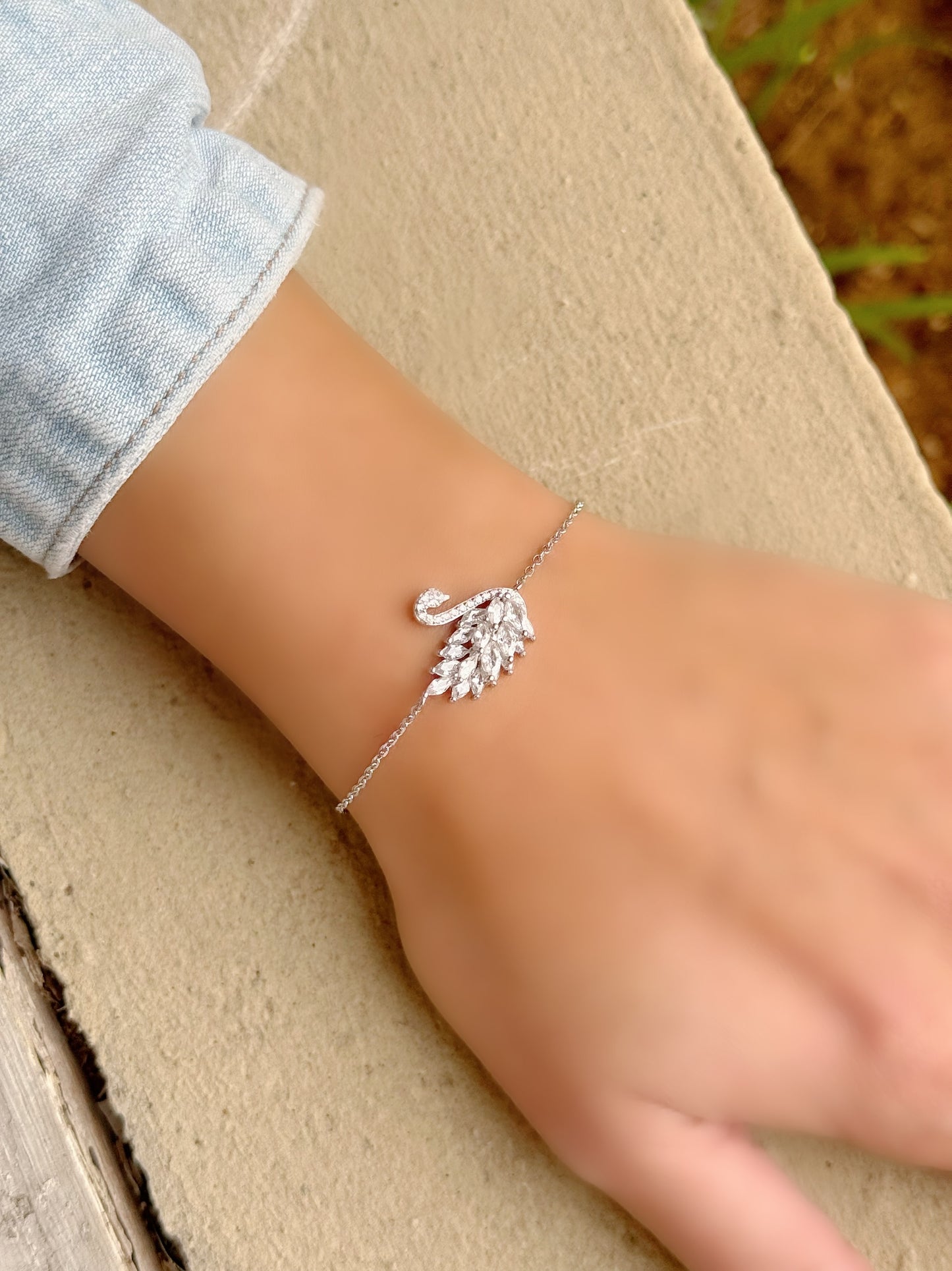 Swan Design Bracelet