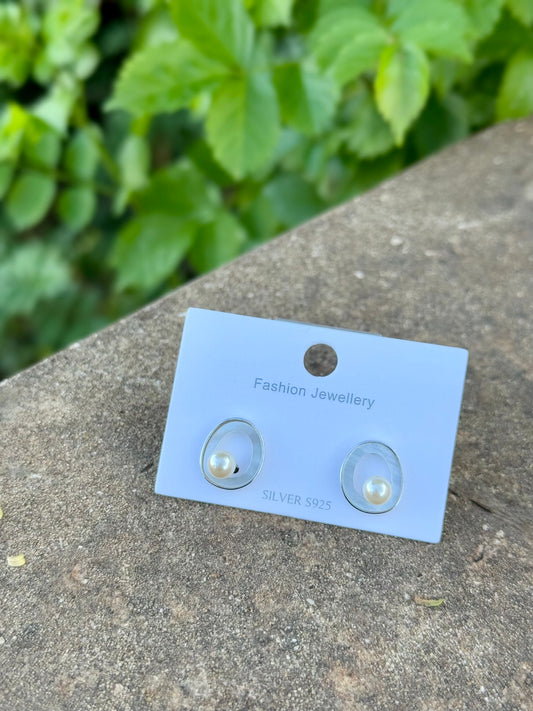 Pearl Design Earrings