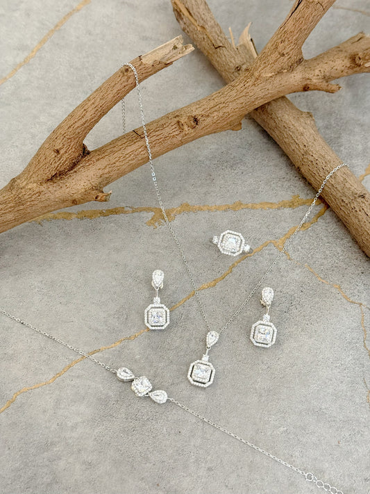 Four Pieces Wedding & Special Occasion Set Style 10