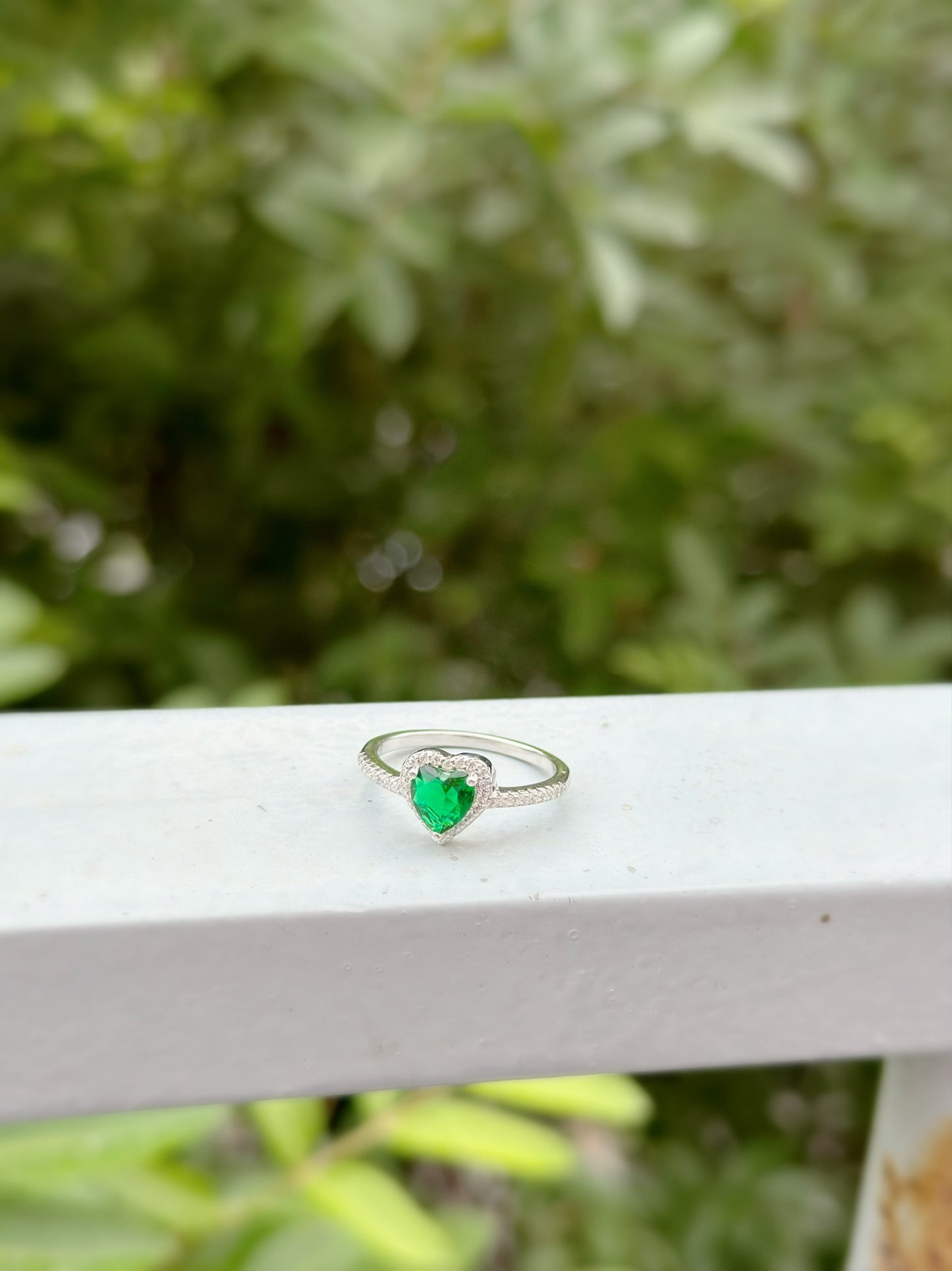 Heart Ring Green Stone Color With Special Led light Box