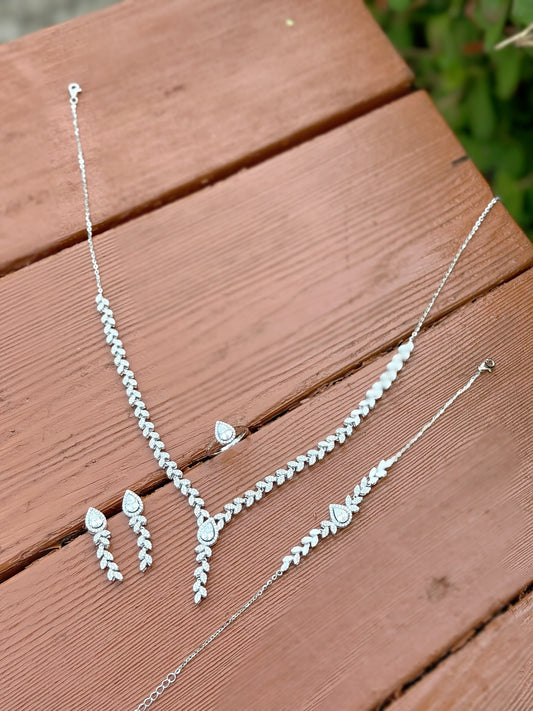 Leaf & Tear Drop Design Wedding Set