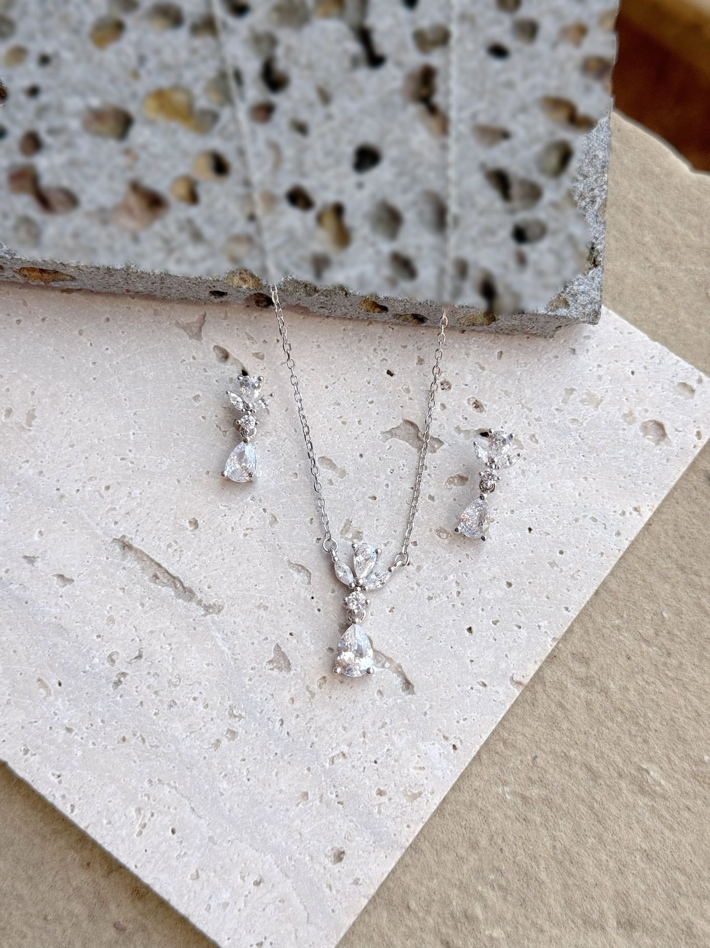 Tear Drop Design Set White Stone