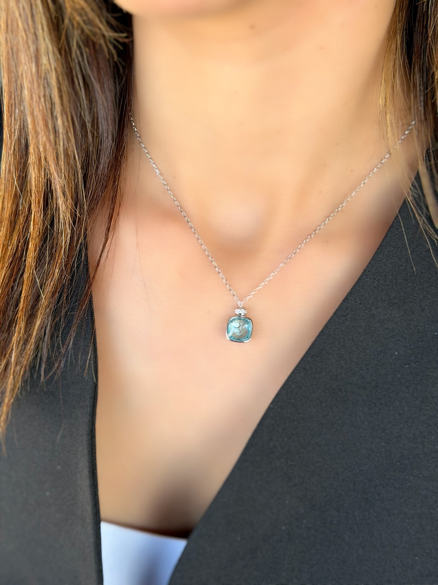 Clear Light Blue Stone Design Necklace