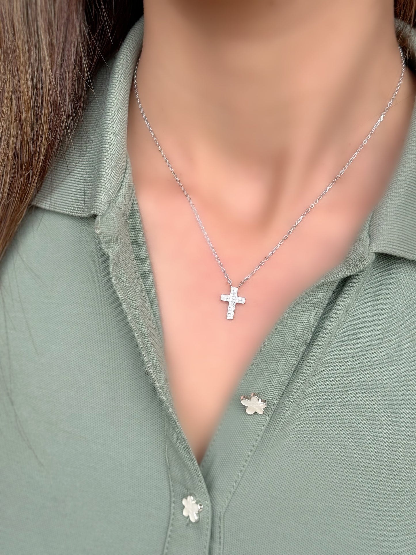 Simple Cross Design Necklace