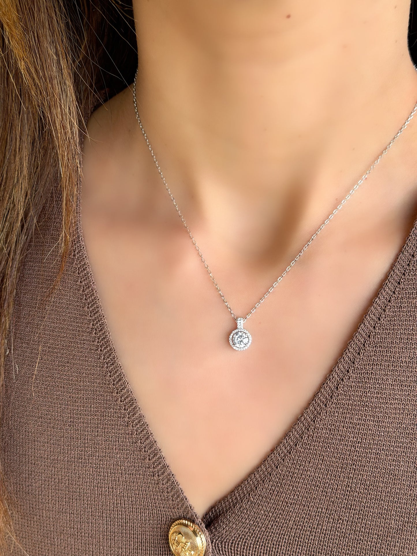 Elegant White Round Stone Design Necklace
