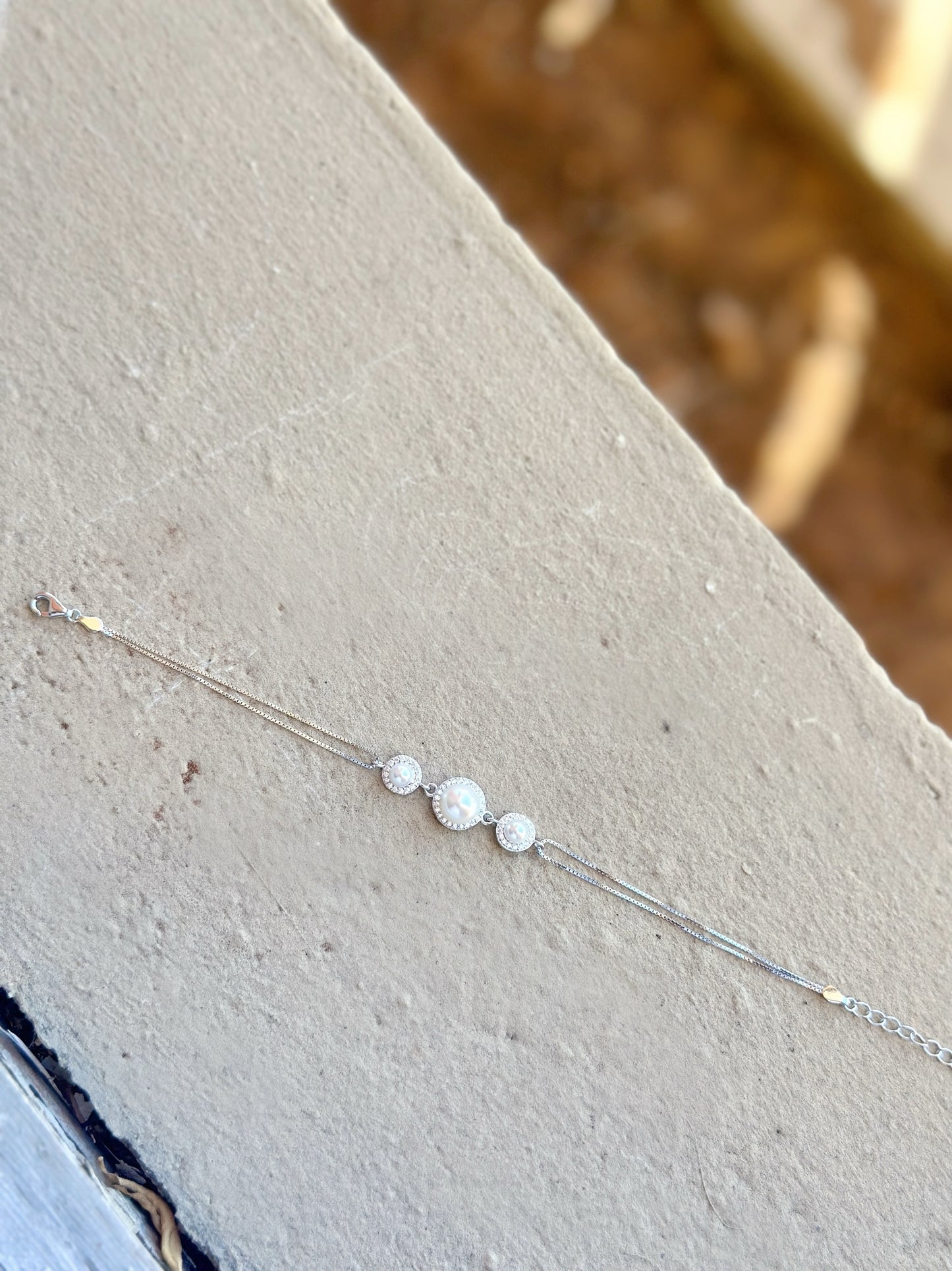 Double Box Chain With Three Pearl Design Bracelet