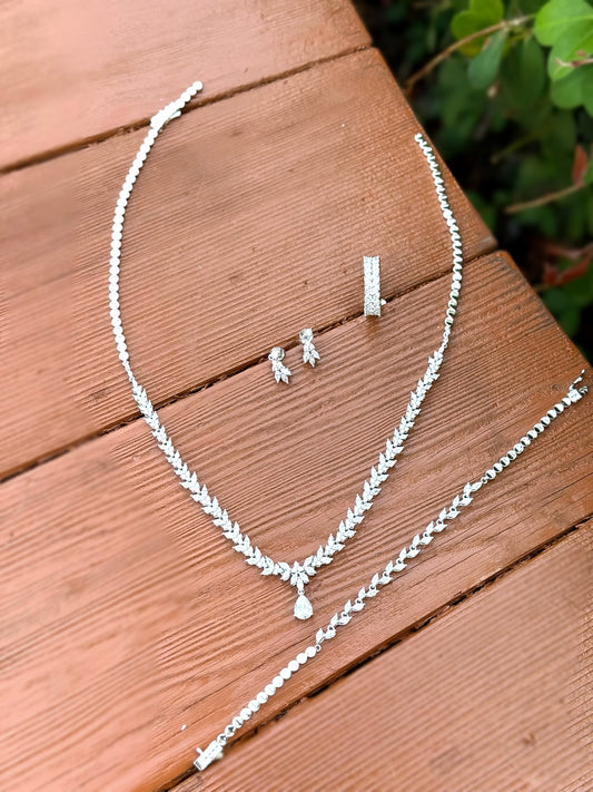 Leaf & Tear Drop Design Wedding Set