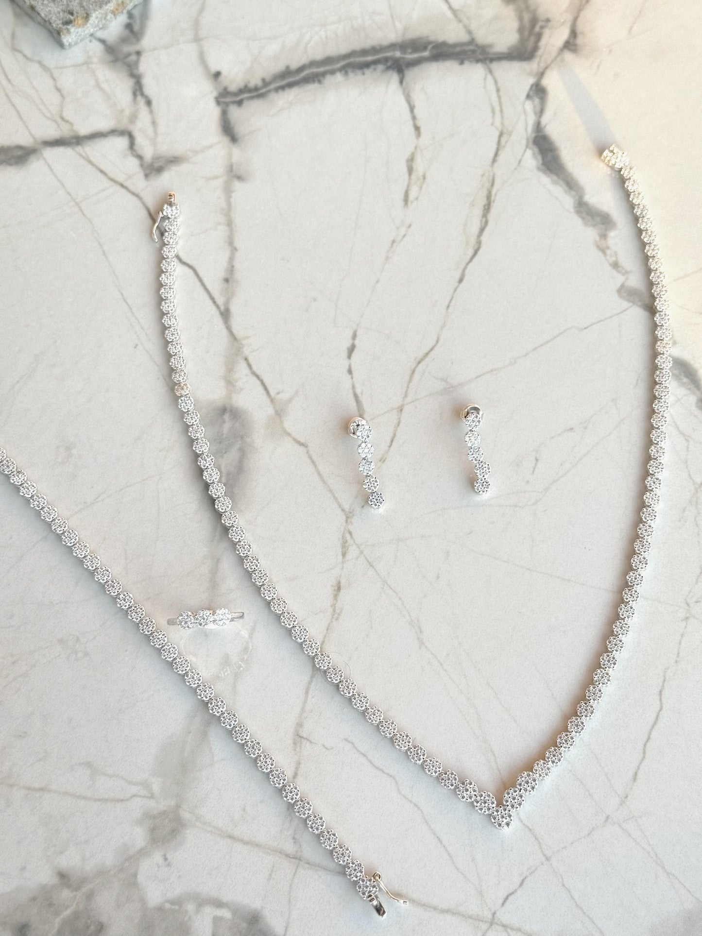 Wedding Set Round Stones Design