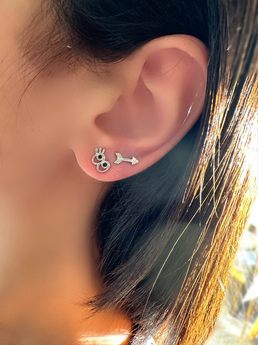 Small Arrow And Eyes Earrings