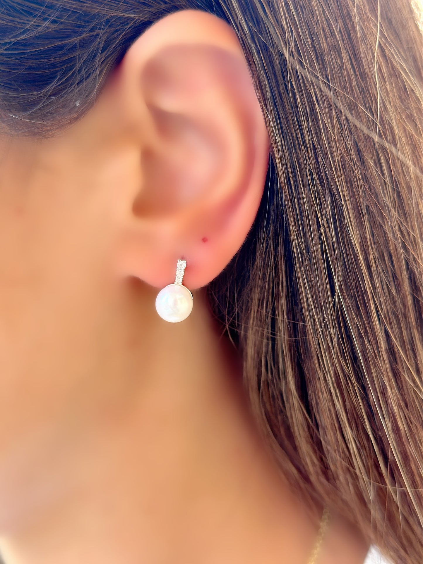 Bar Earrings With Round Pearl