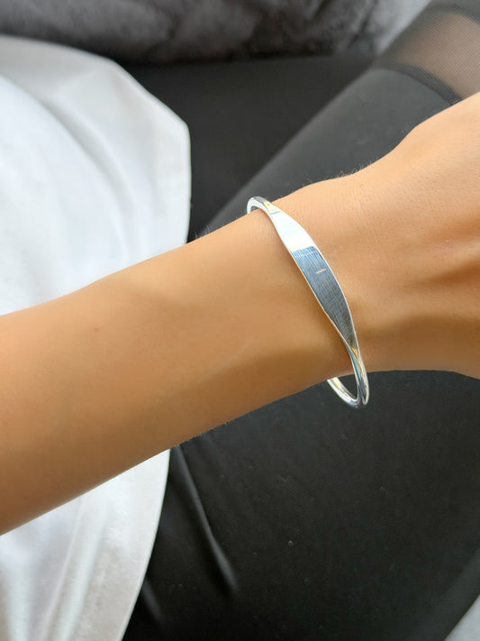Bangle Plain Design Bracelet