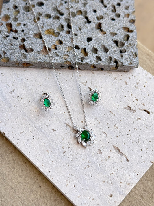 Flower Design Set With Oval Shape Stone