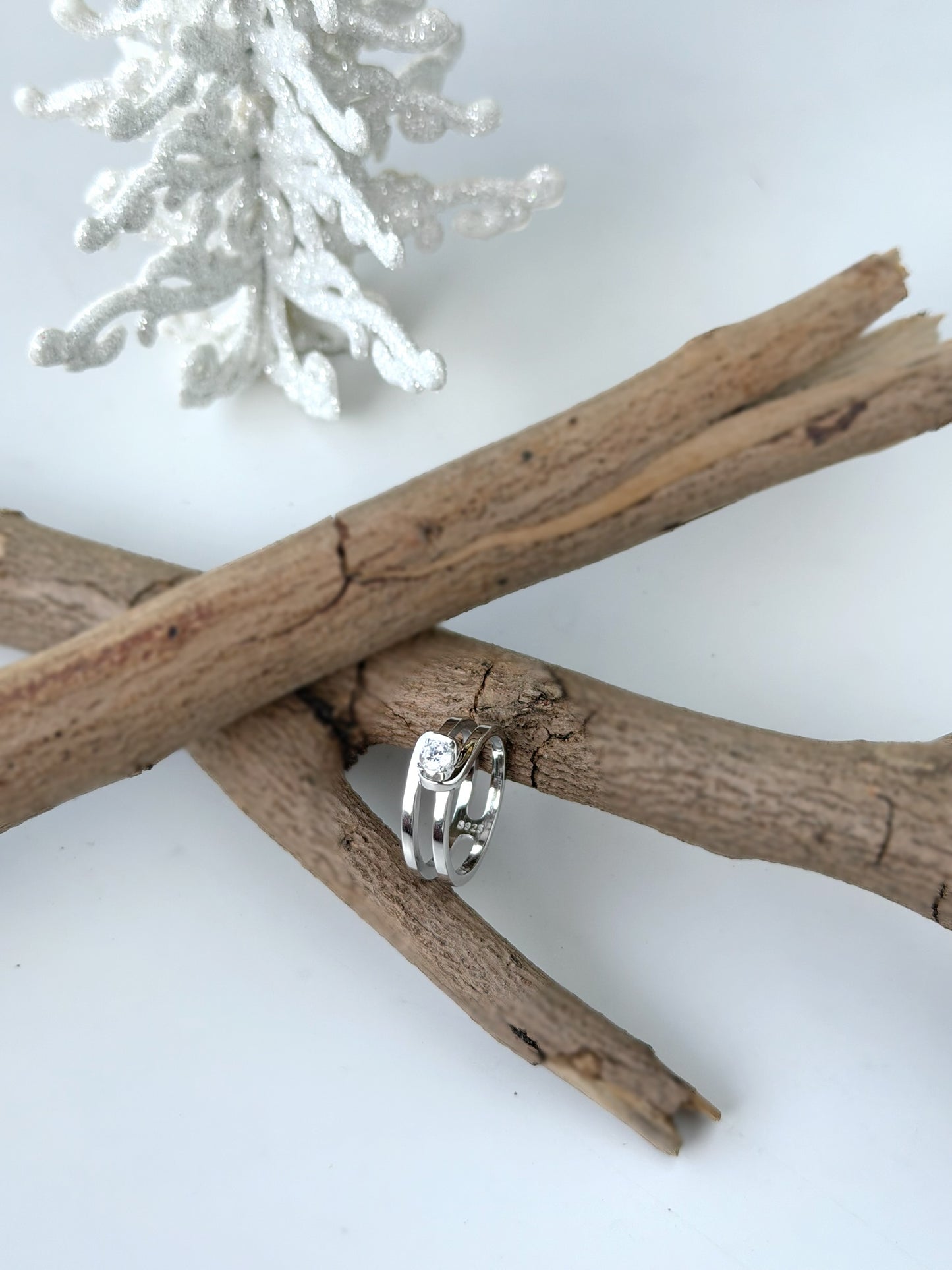 Plain Design Ring With Round Stone Cut In The Middle