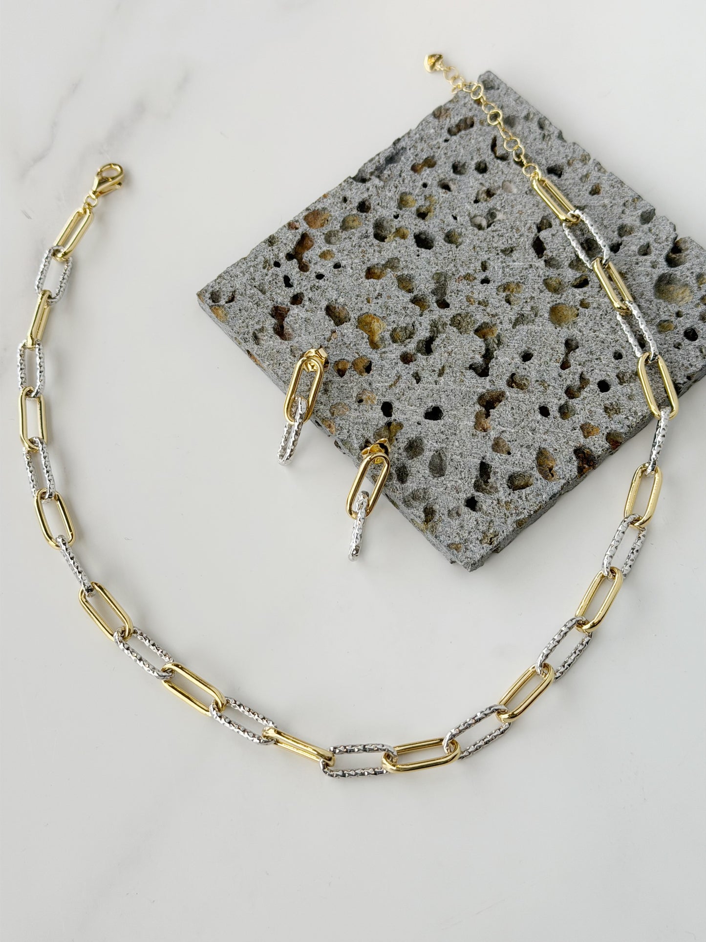 Paper Clip Design Set White & Gold Color