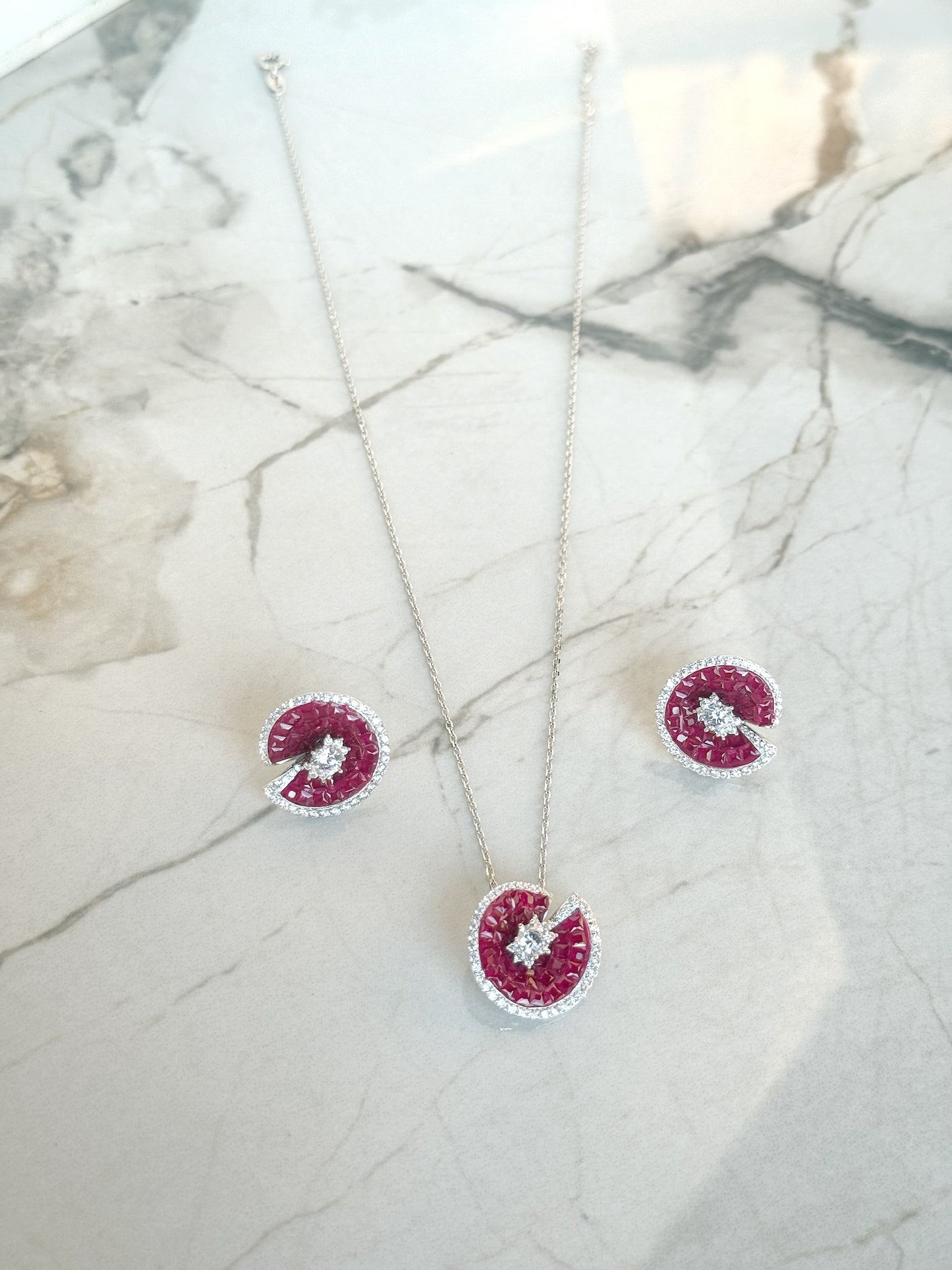 Classy Design Set Available In Three Colors