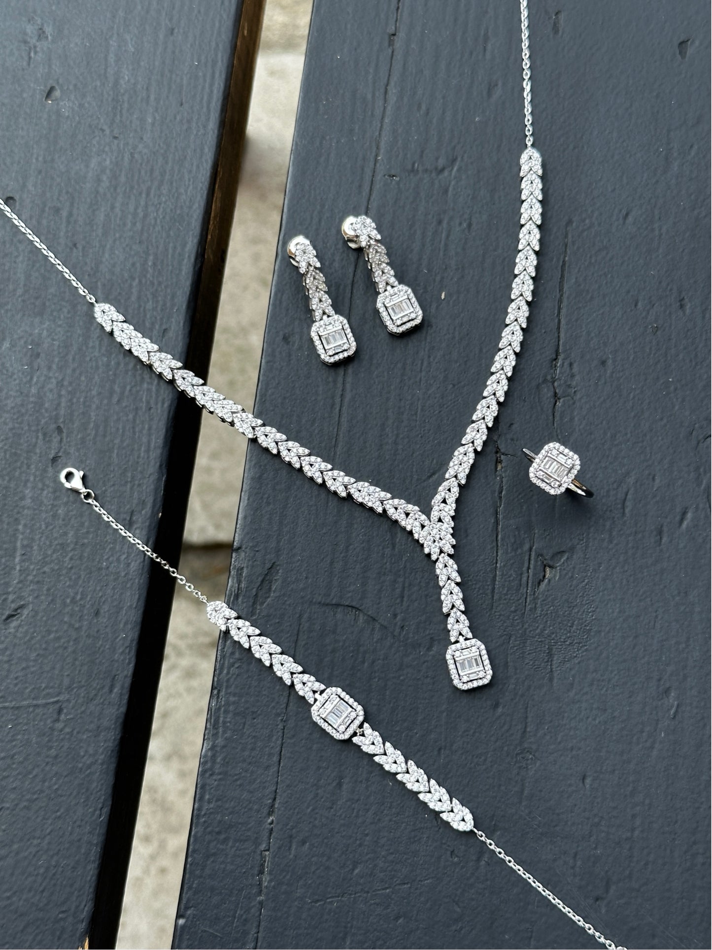 Wedding Set Square Stones Design