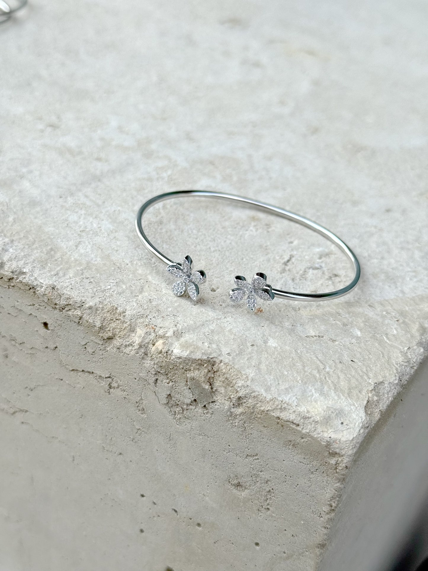 Flowers Open Bangle Bracleet