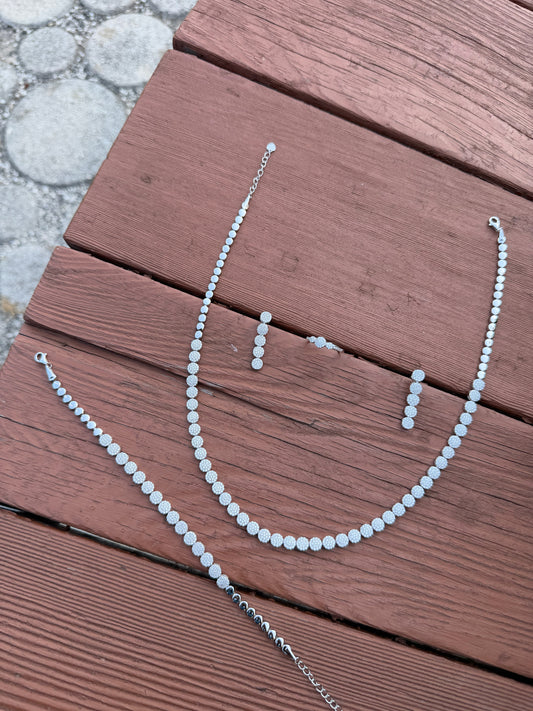 Round Stone Wedding Set