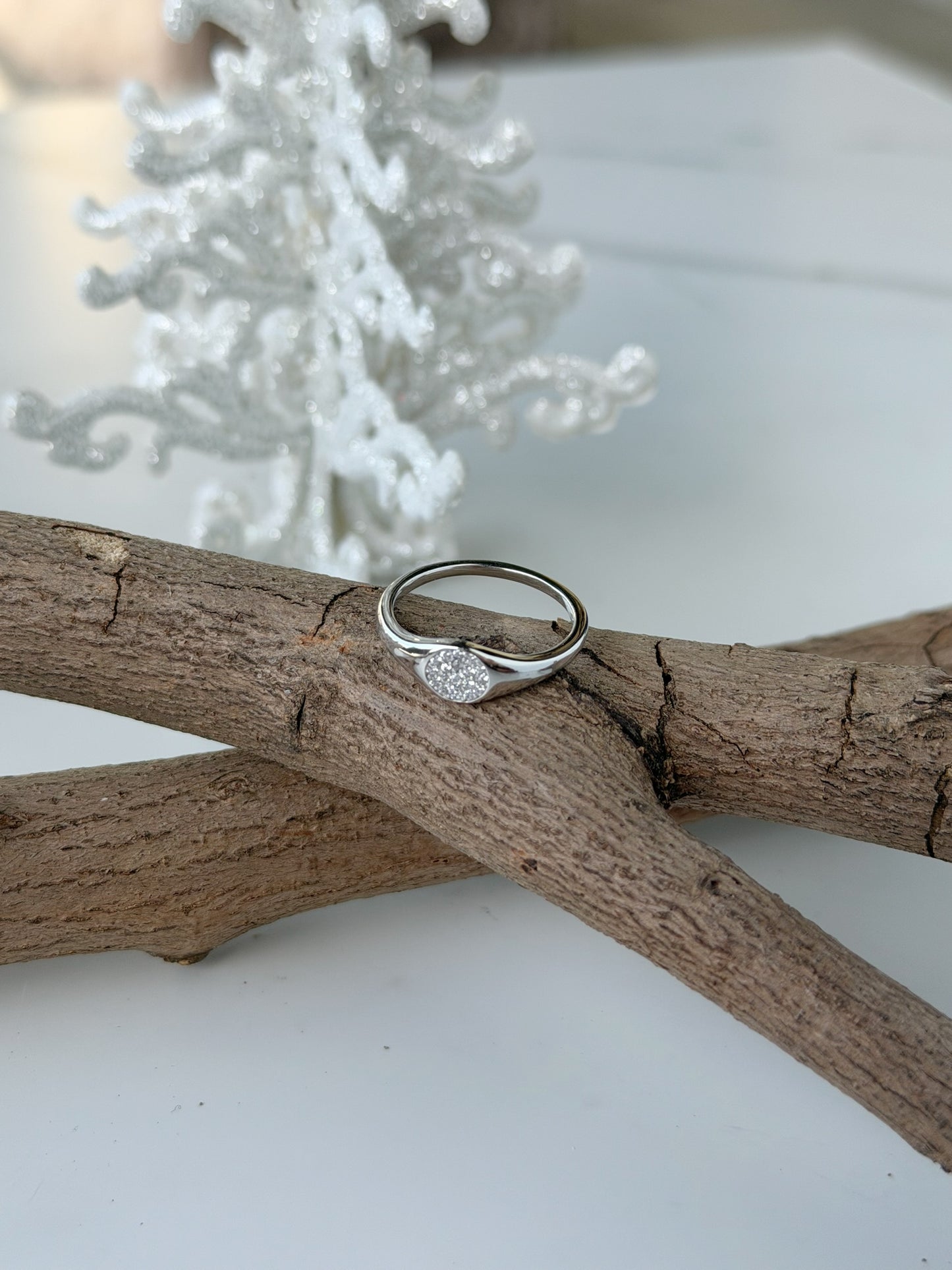 Eye Shape Ring White Stones