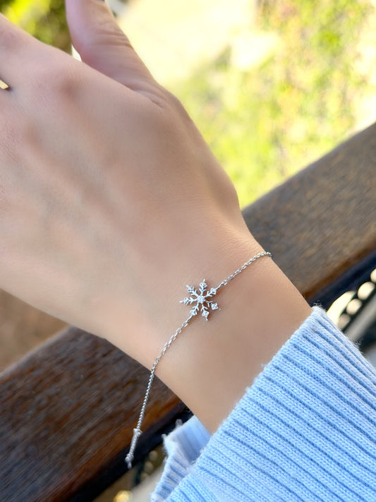 Snow Flake Design Bracelet