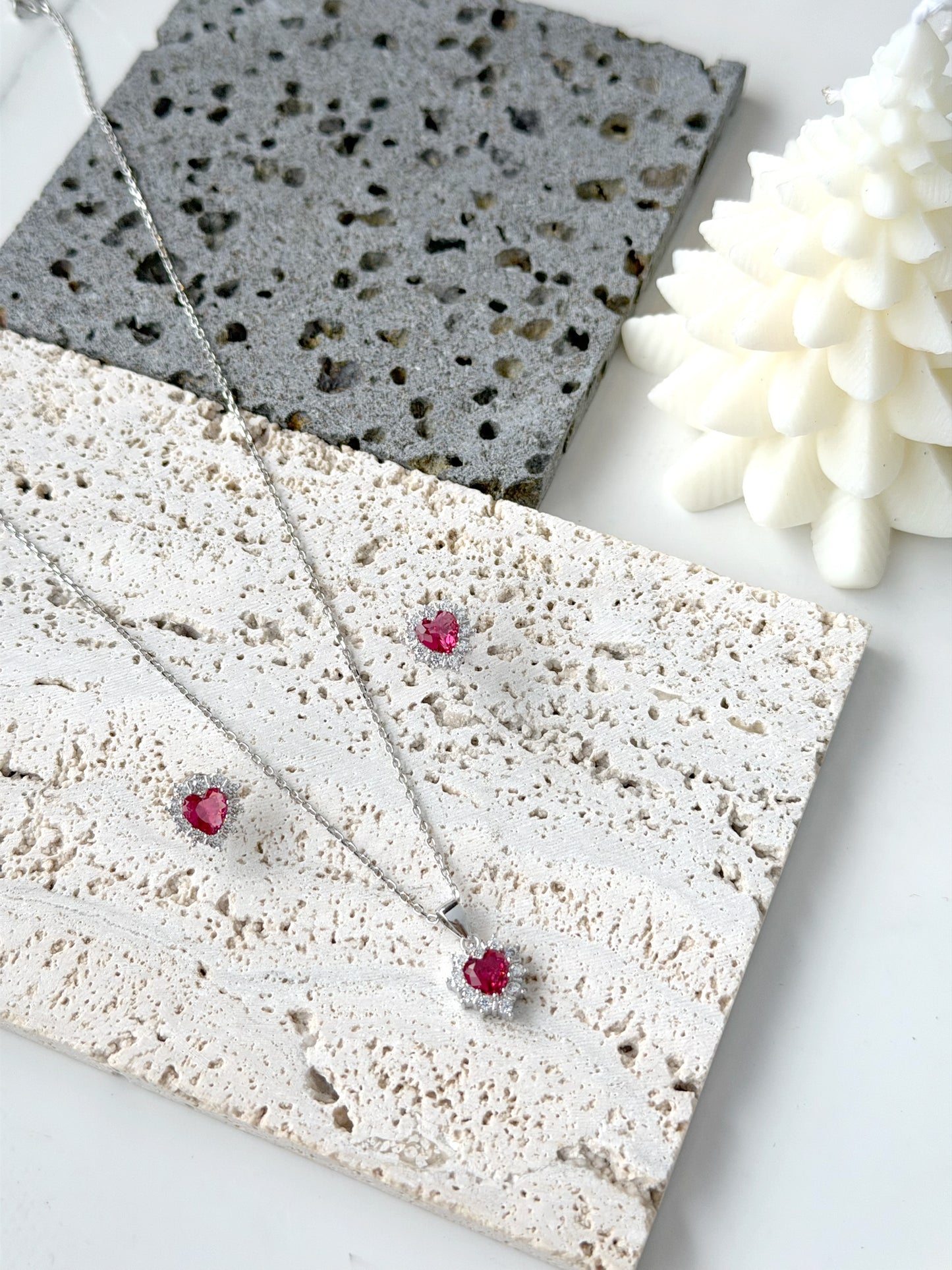 Heart Design Set Available In Three Colors