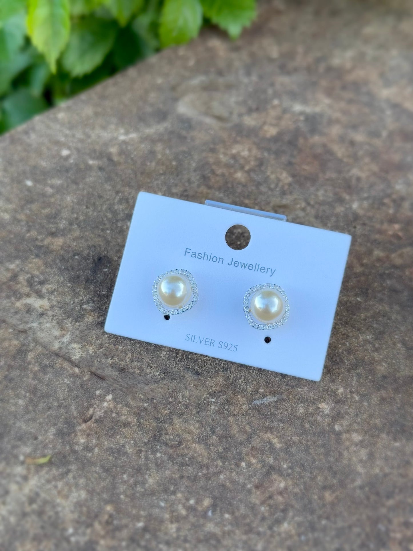Elegant Pearl Design Earrings