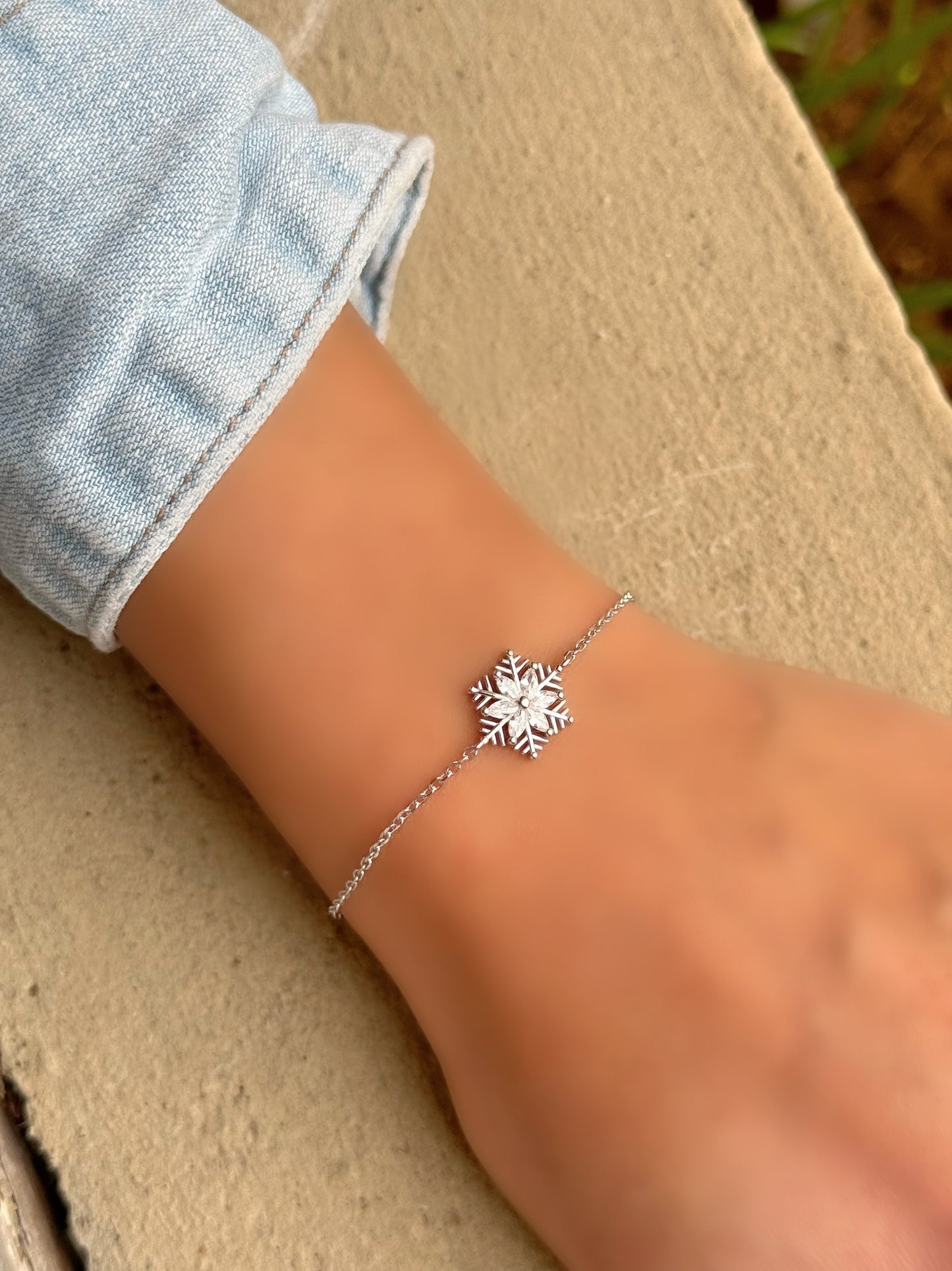 Snow Flake Design Bracelet