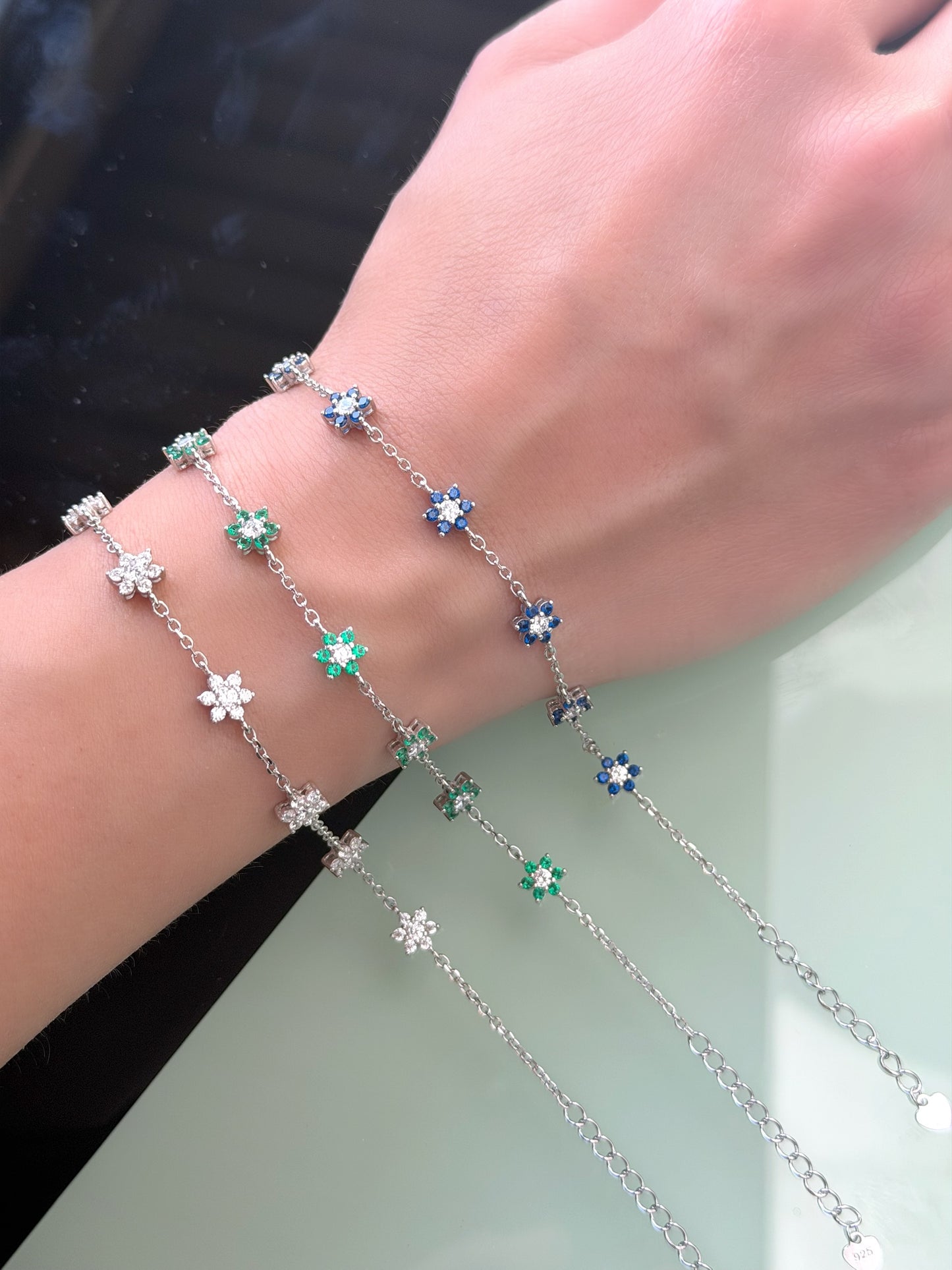 Multiple Flowers Design Bracelet