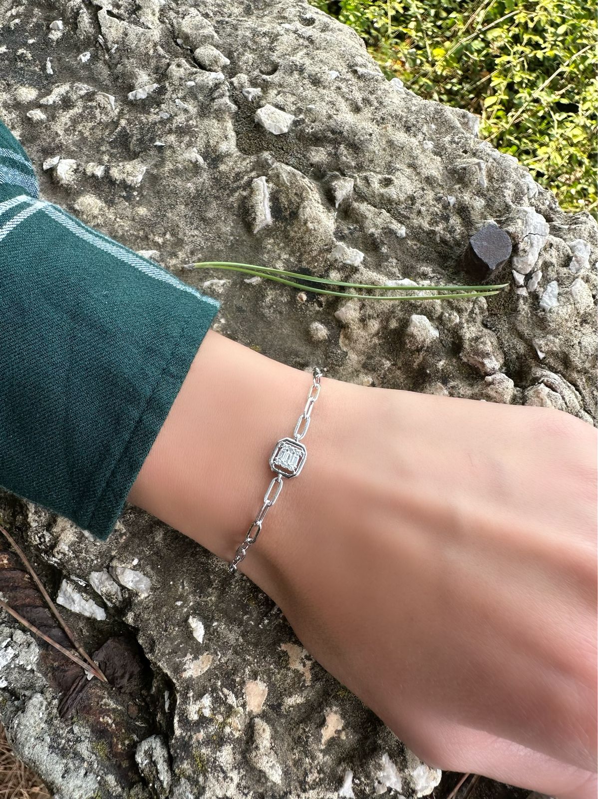 Mariner Link Bracelet With Square Stone In the Middle